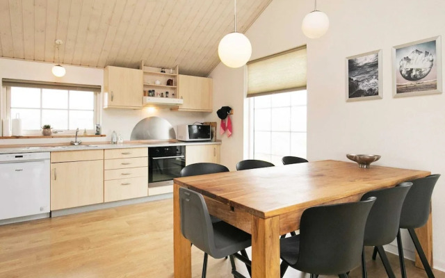 Picturesque Holiday Home in LÃ¸kken near Sea