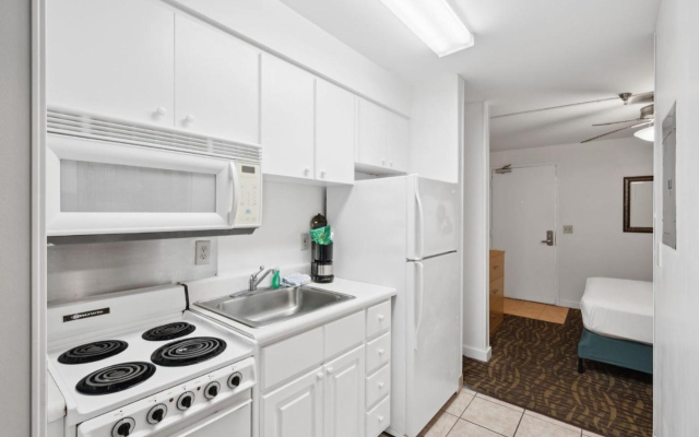 Beach Tower Beachfront Hotel, a By The Sea Resort