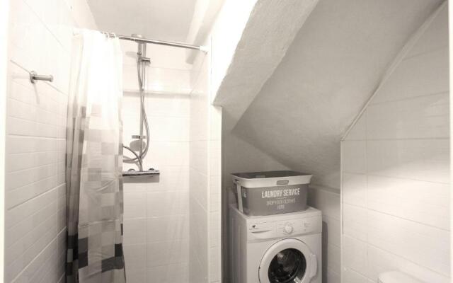 GregBnb-com - T2 Ancien et moderne - PARKING INCLUS - 15min Gare