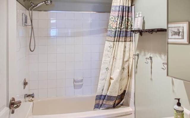 Ponderosa Inn by Okanagan Premier