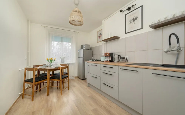 Charming Trzebnicka Apartment by Renters