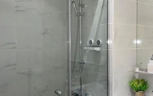 Easy Stay at Embassy Gardens Apartment