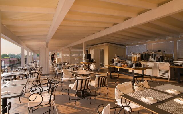 Neikos Luxury Suites