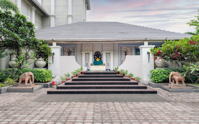 Pramod Convention & Beach Resort