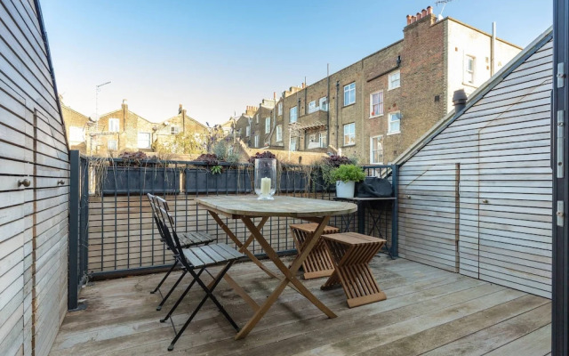 St Luke's Mews III by Onefinestay