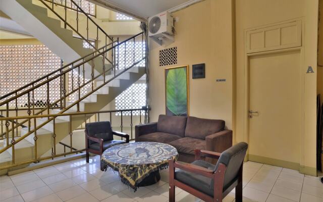 ZEN Rooms Basic Near Pasar Baru