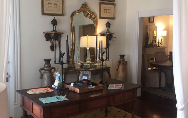 John Thomas Bed and Bath