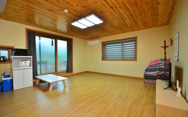 Yongin Unhak Pension