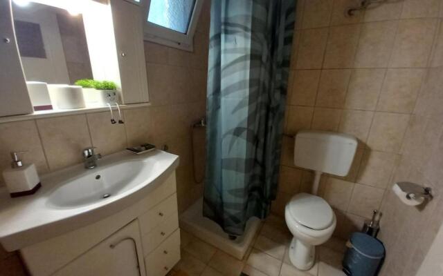 Private two-floor holiday house in Leptokarya