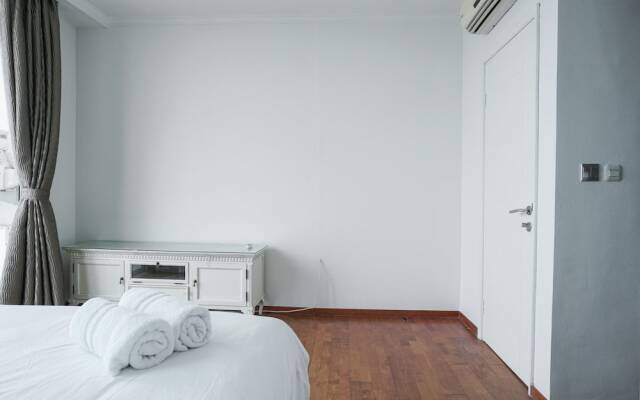 Big and Cozy 2BR Apartment at Ancol Mansion