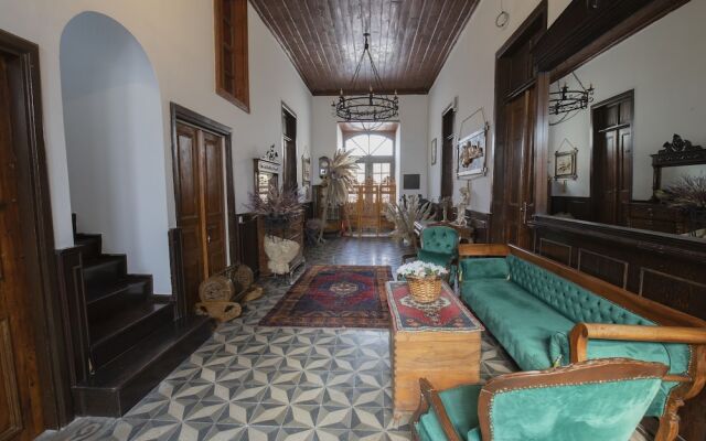 White Garden Hotel
