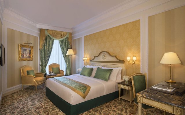 Royal Rose Abu Dhabi, Curio Collection by Hilton