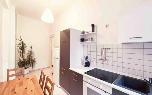 Altbau-Schmuckstück an der Karli mit riesigem Balkon