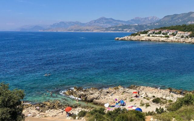 Open Sea Luxury Apartments