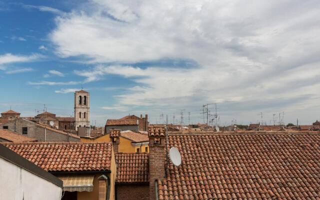 Ferrara Mayr White Apartment