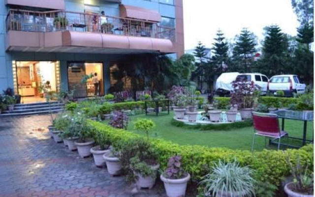 OYO 10072 Hotel Amrit Regency