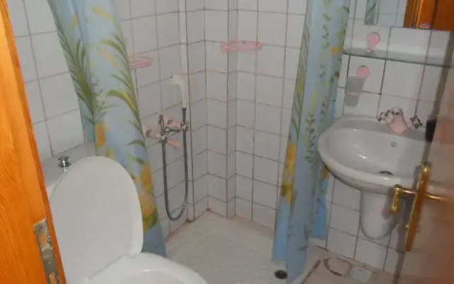 Tuana Hotel