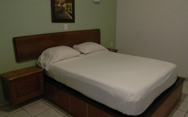Hotel Revolucion