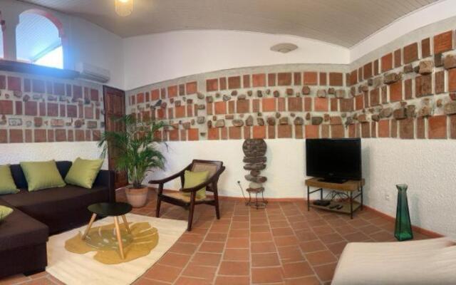 La DEPENDANCE CREOLE