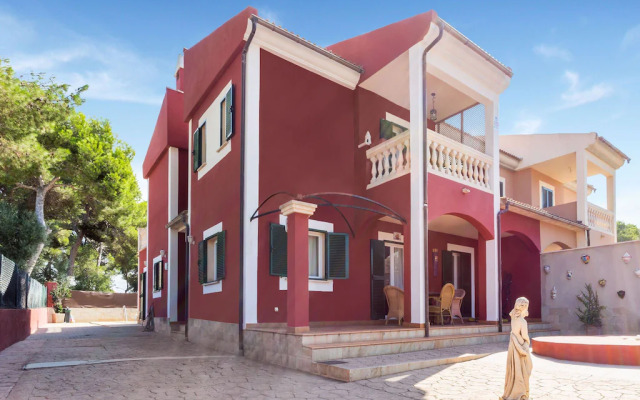 Villa in Tolleric With Private Pool