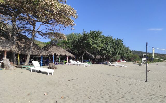 Playa Hermosa Ecolodge