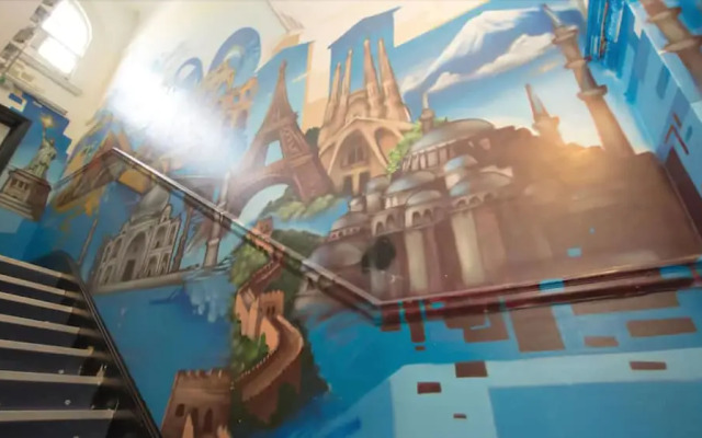 Central Hotel - Hostel