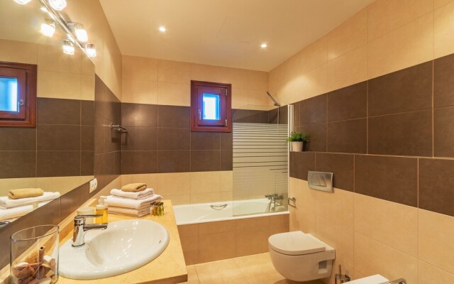 Divina - Santa Eugenia - Adults Only