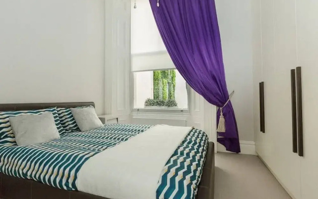 Modern 1BR Period Property in Kensington