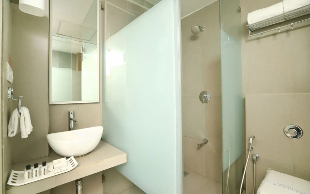 Mumbai Metro - The Executive Hotel