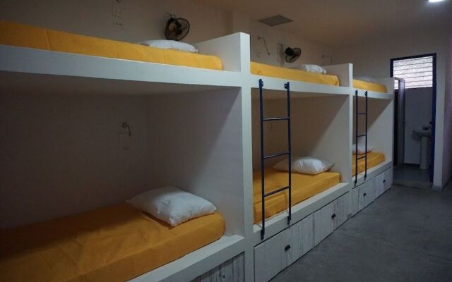 La Sucursal Hostel - Adults only