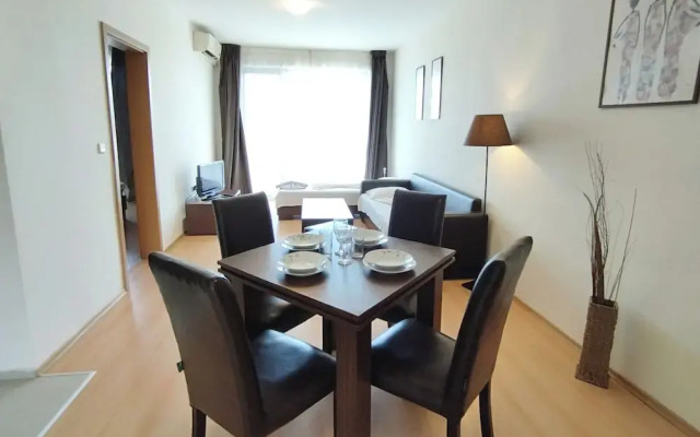 New Line Village Apartments, up to 4 Guests