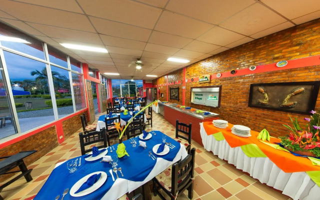 Hotel Campestre Tucanes