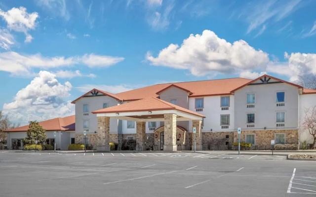 Quality Inn & Suites Monterey, TN - Crossville, TN