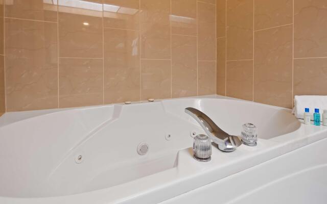 Best Western Plaza Hotel Saugatuck