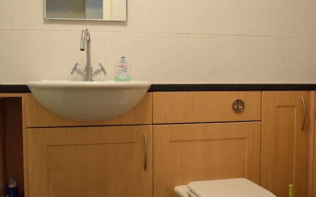 1 Bedroom Flat With River Views