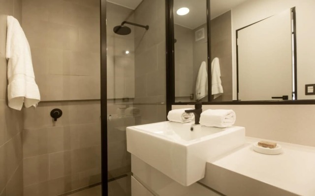 w Cozy 1BR in Exclusive San Isidro