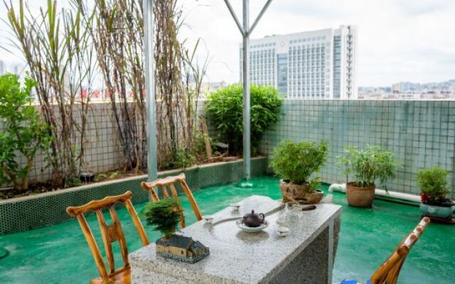 Lexuan Holiday Hotel
