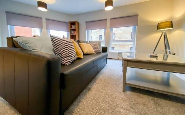 Kelvingrove Art Gallery Flat - Private Parking