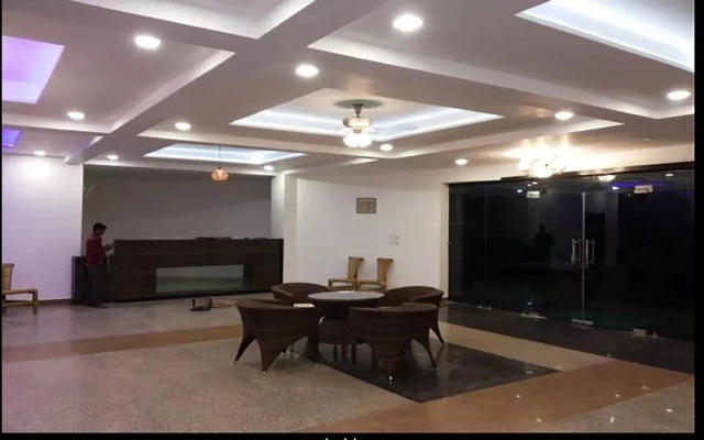 Oyo 24081 Hotel Lata Palace And Resort