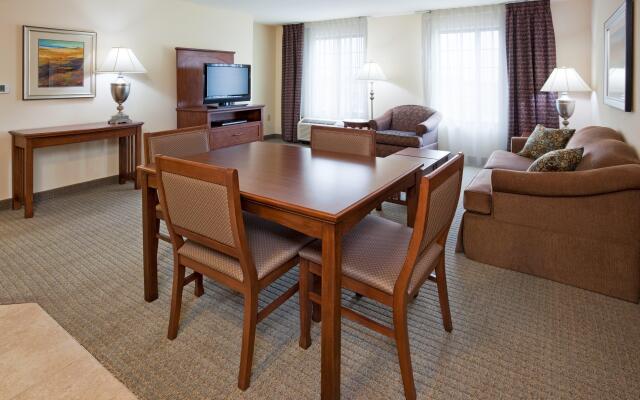 Staybridge Suites Milwaukee West-Oconomowoc, an IHG Hotel