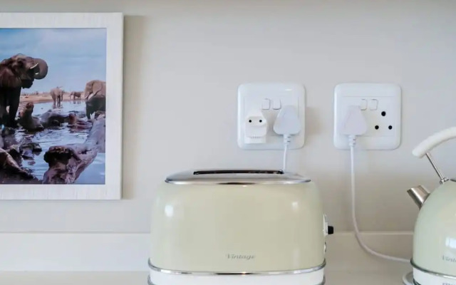 Elegant Apartment w Ocean Views Quenera Apartment