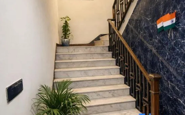 Hotel Urban Royale Near IGI Airport