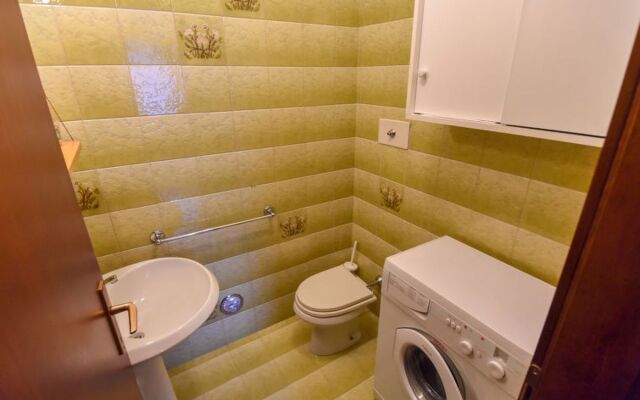 Frassan Apartment 17185