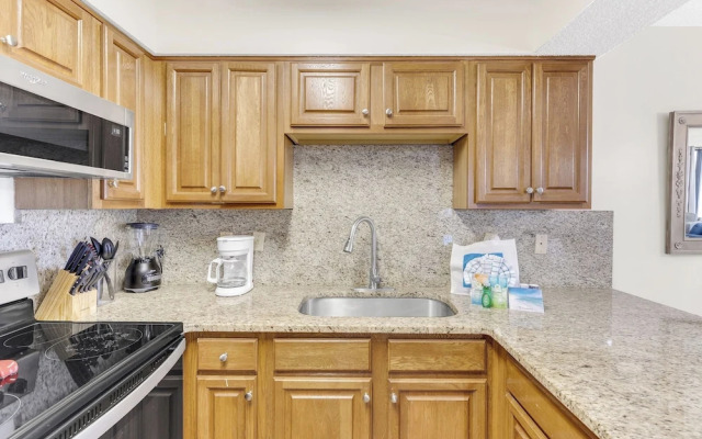 Seaside Beach & Racquet Condos