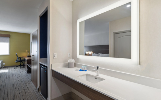 Holiday Inn Express & Suites Mountain View Silicon Valley by IHG