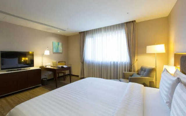 Hotel June
