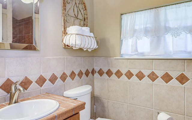 Rockport Treehouse 1 Bedroom Home