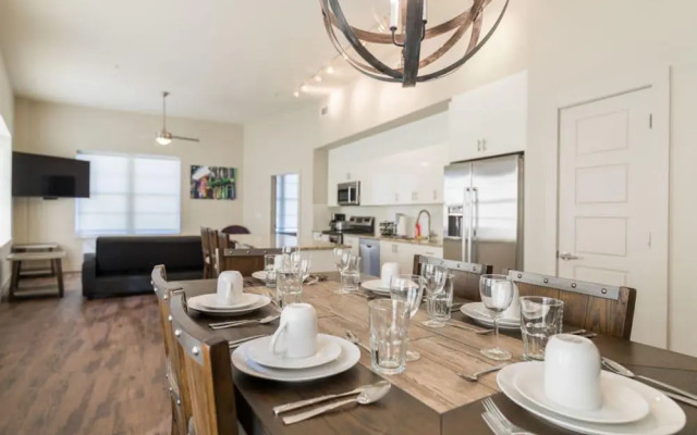 California Building by Hosteeva