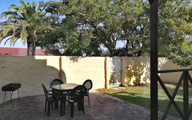 Classic Cape Dutch Studio Apartment