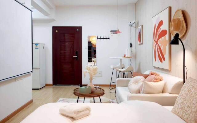 Wuhan Loving Home Apartment